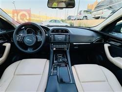 جاگوار F-Pace